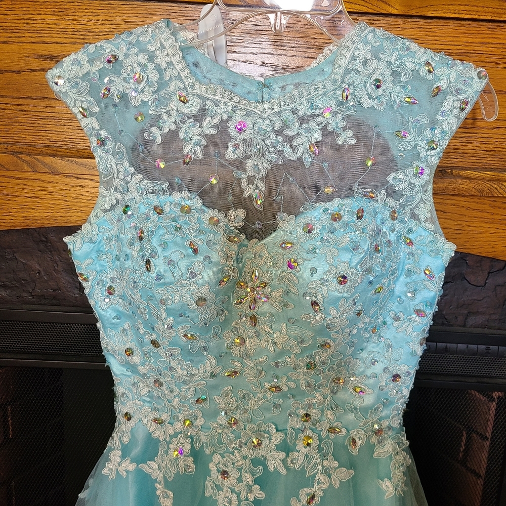 Dress - Picture 2 of 6